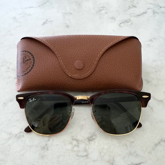 Ray-Ban RB3016 Clubmaster Square Sunglasses Tortoise on Gold/G-15 Green main image 4